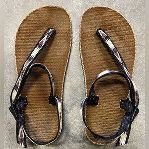 Earthrunners Circadian Sandals 8.5M/10.5W